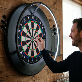 Mission Dartboard Surround mit Mission Logo und integrierten Dart-Haltern Dartboard Surround / Dart Catchring Schwarz